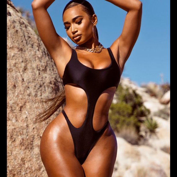 Martine One Piece - Black - Picture 1 of 2